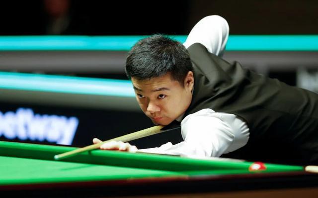 据和荣誉上 据和荣誉上